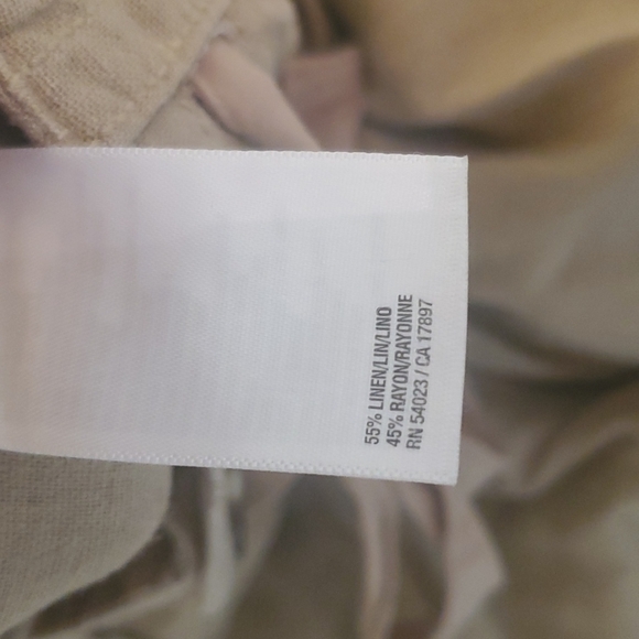 Old navy capris - Picture 5 of 6